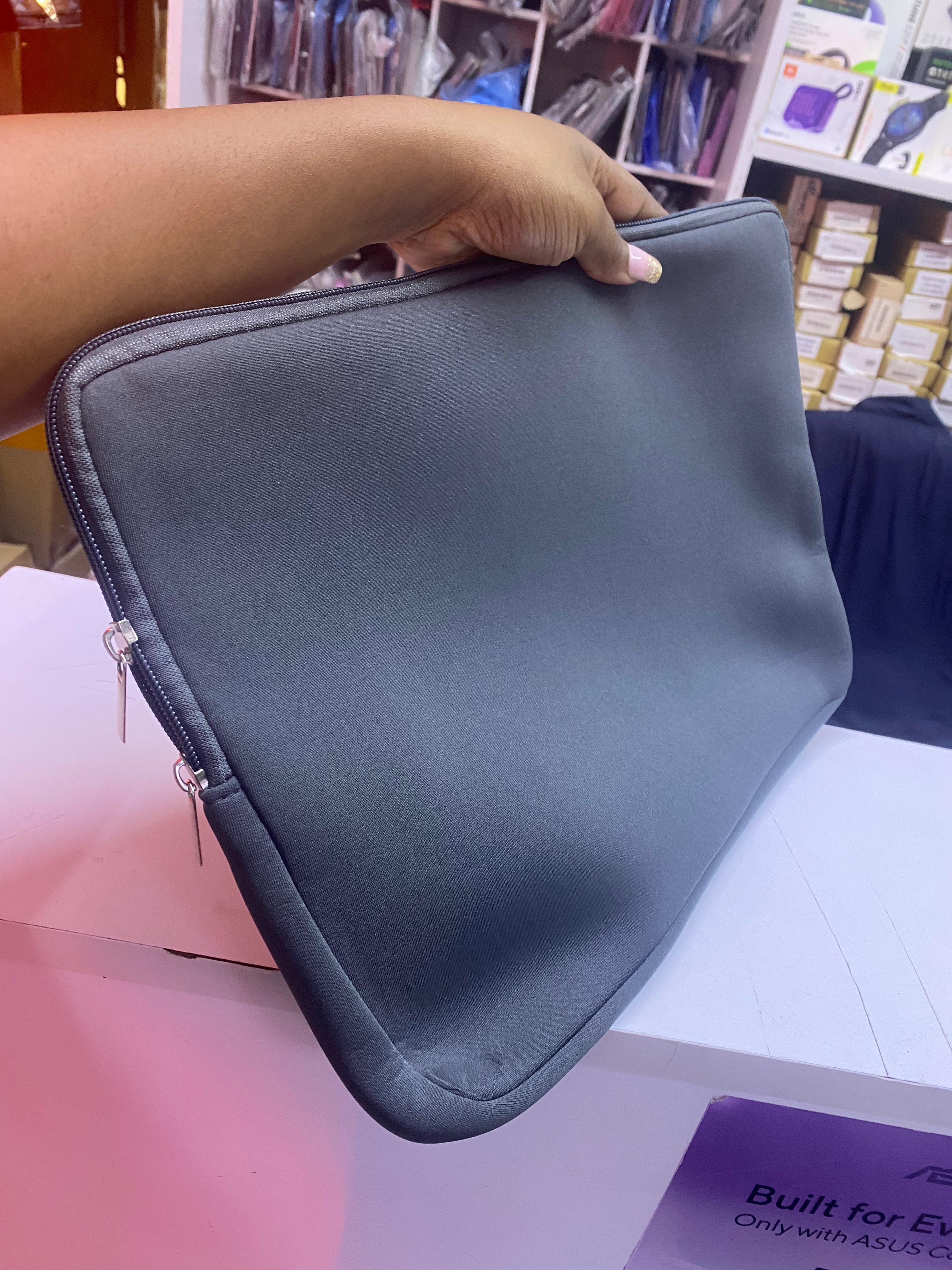 WB11 14-Inch Laptop Pouch